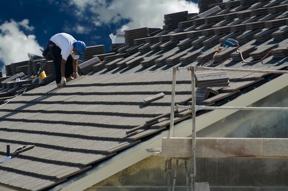 professional roof repair services 